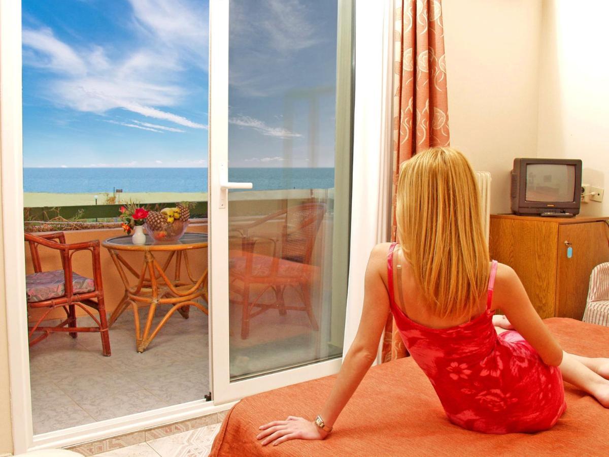Hotel Platon Beach Олимпиаки-Акти Экстерьер фото